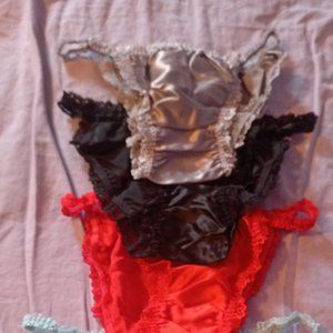 NWOT Set of 4 Pairs 100% Silk String Bikini Panties
